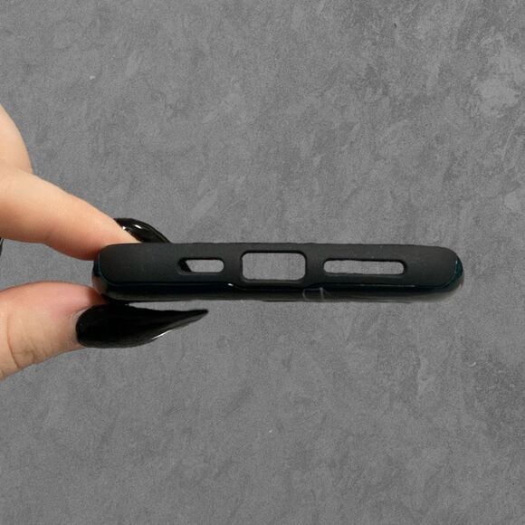 REDBUBBLE | NEW iPhone 11 Pro Max Flying Bats Black & Green Tough Phone Case - Picture 4 of 6